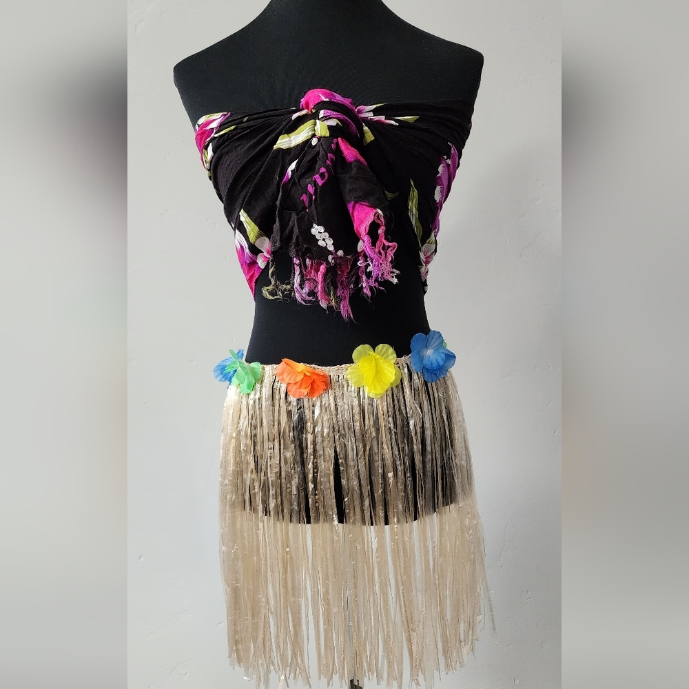 🌸 🌺 LUAU Hula Grass Skirt & Hawaiian Hibiscus Print Wrap (Pareo)